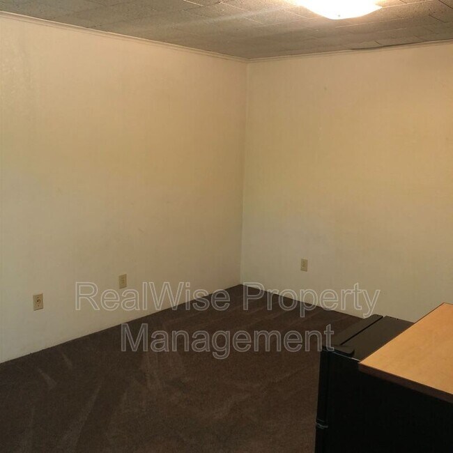 Building Photo - 161 B St