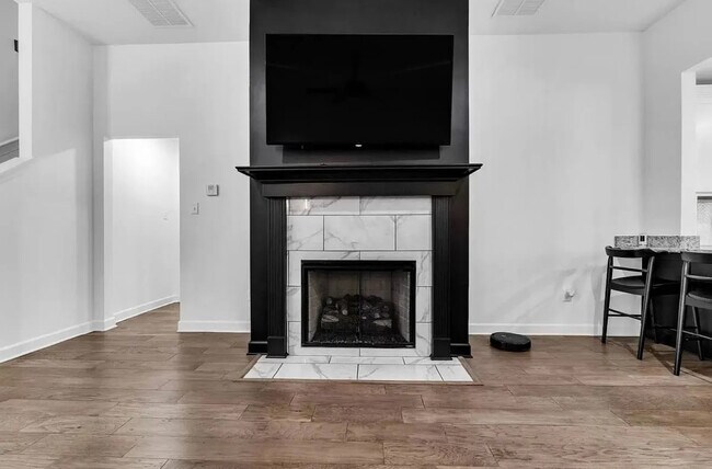 Foto del edificio - 8847 Yorktown Dr