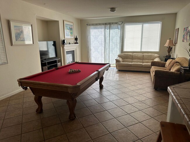 Foto del edificio - 10225 Blossom Ridge Dr