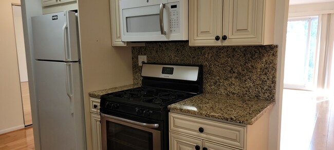 Foto del edificio - 8974 N Western Ave