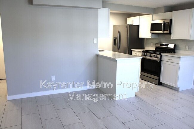 Foto del edificio - 1828 Village Green Dr