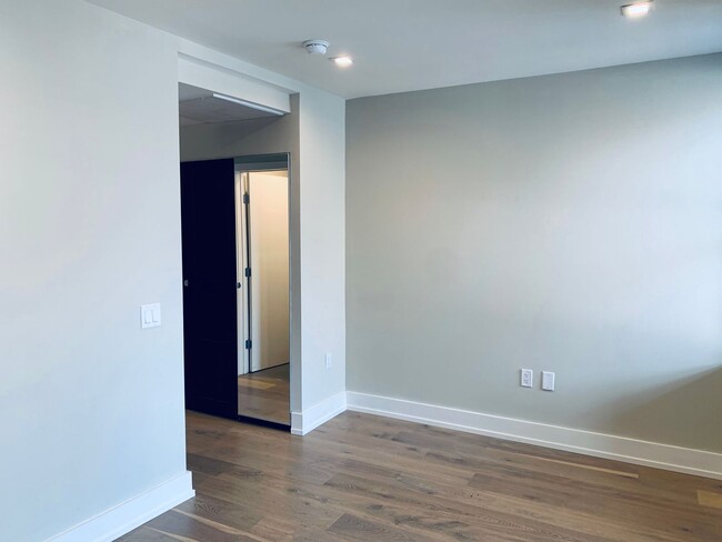 Foto del interior - 4525 Walnut Associates LP