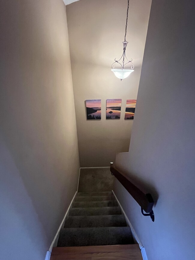 Foto del edificio - 1487 Ashwood Dr