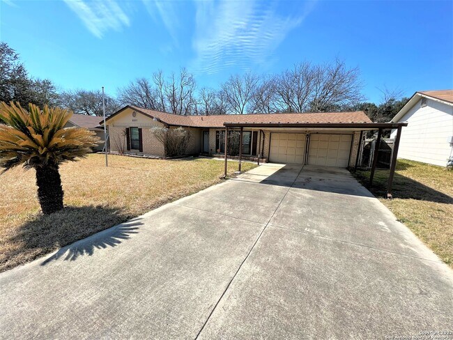 Foto del edificio - 8327 Glen Ct