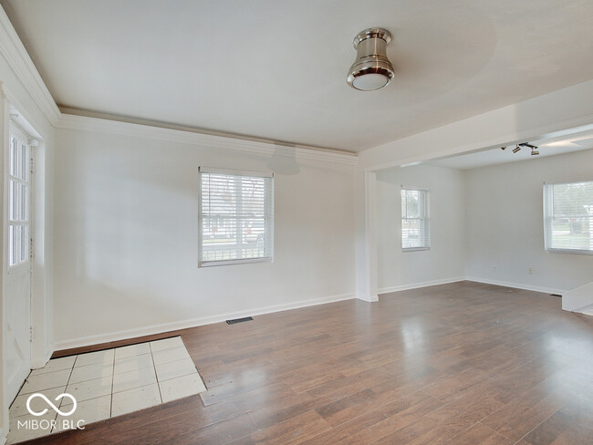 Building Photo - 1035 Helen Dr