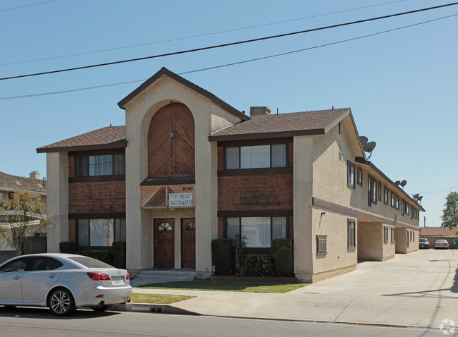Foto principal - 8040 Stewart and Gray Rd