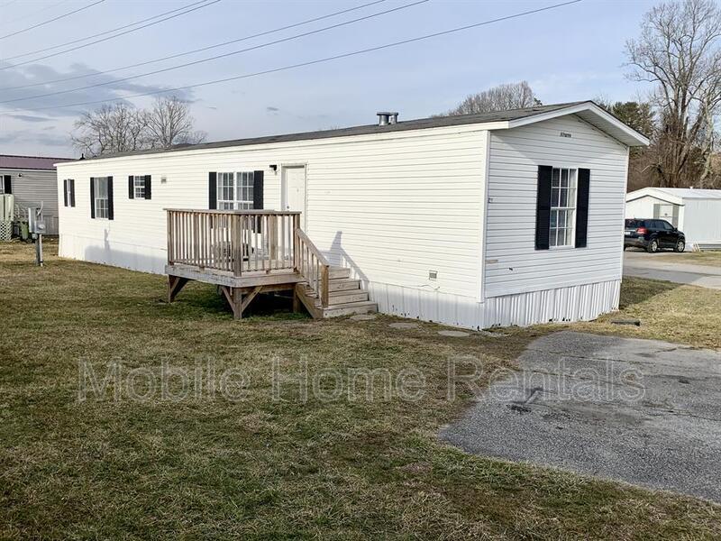 29 Leisure Ln, East Flat Rock, NC 28726 House Rental in East Flat