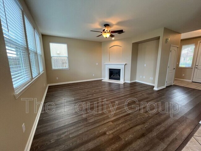 Foto del edificio - 3946 W Elkhorn Ave