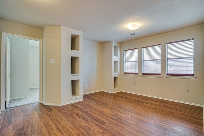 Foto del edificio - 9804 Westmere Ln