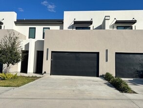 Building Photo - 6317 Krone Ln