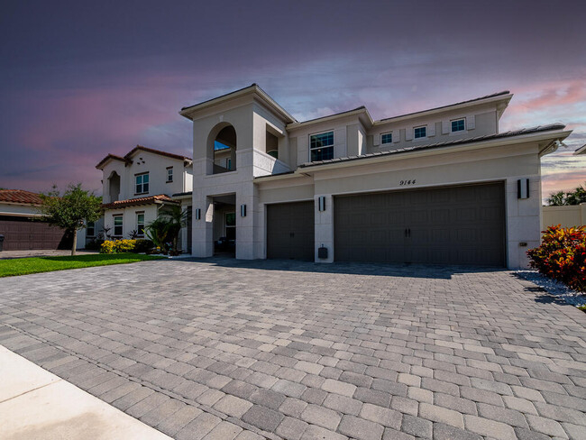Foto del edificio - 9144 Greenspire Ln