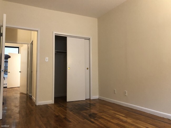 Foto del edificio - 153 E 165th St