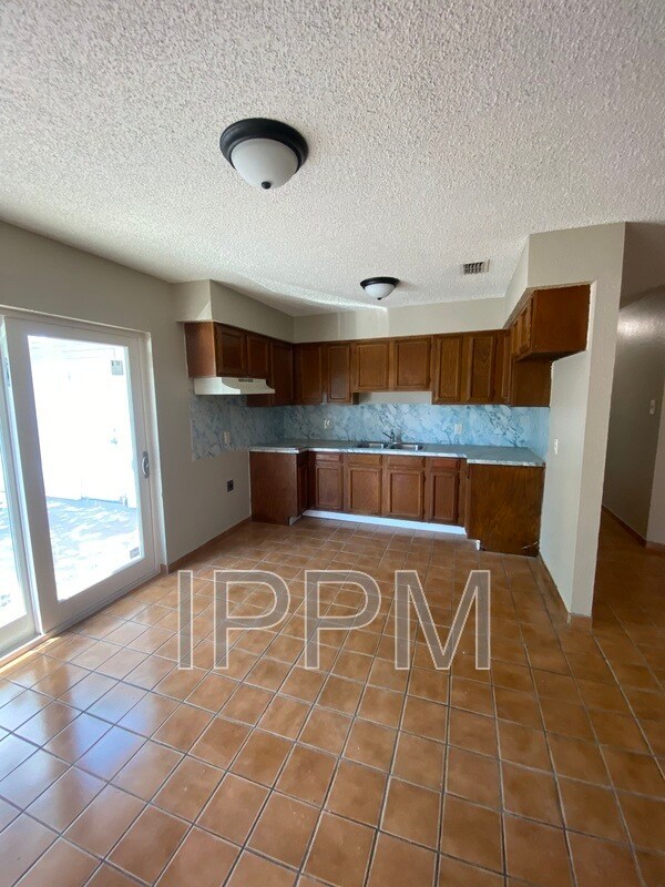 Foto del edificio - 1014 W Memphis St