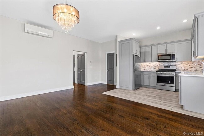 Foto del edificio - 745 E 136th St