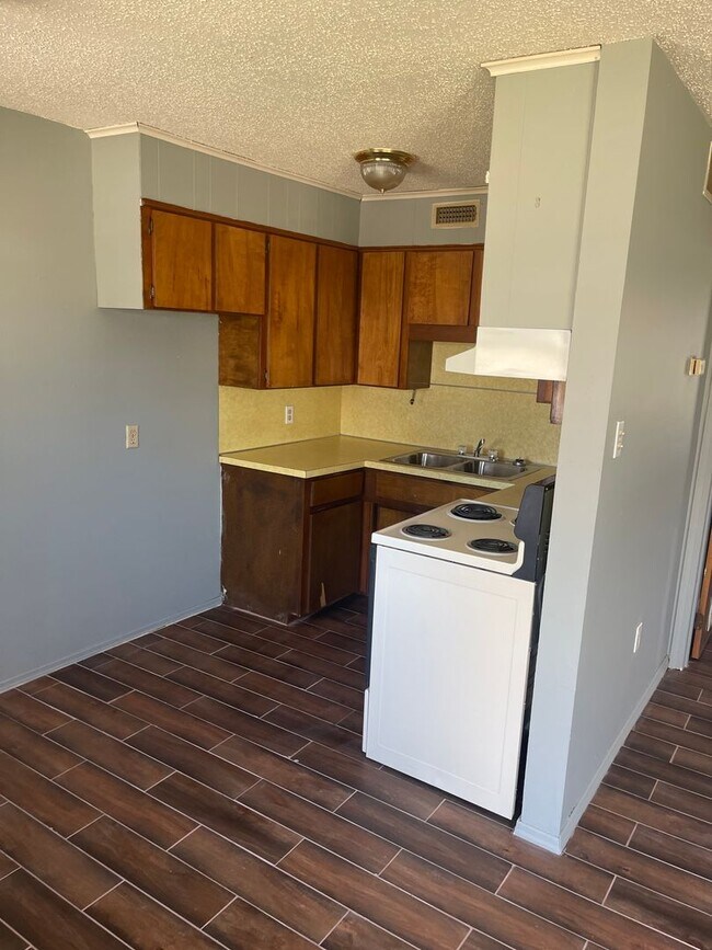 Building Photo - 205 N 37th St