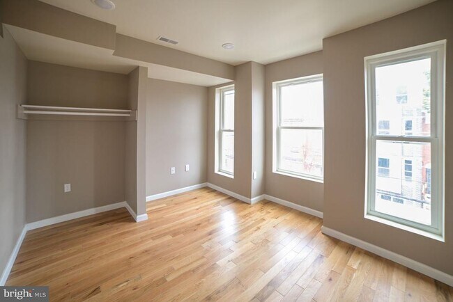 Building Photo - 1806 Willington St