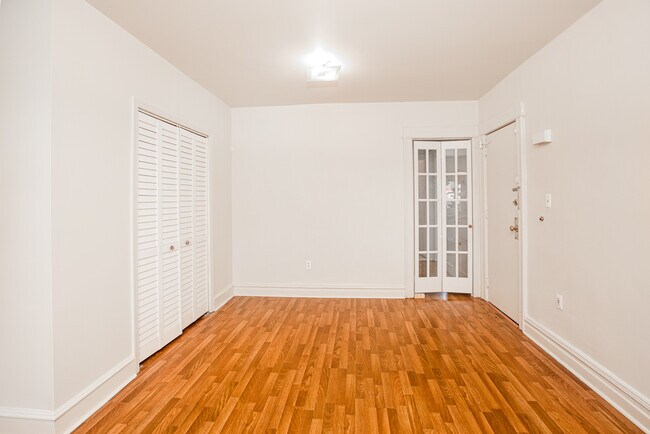 Building Photo - 720 Washington St