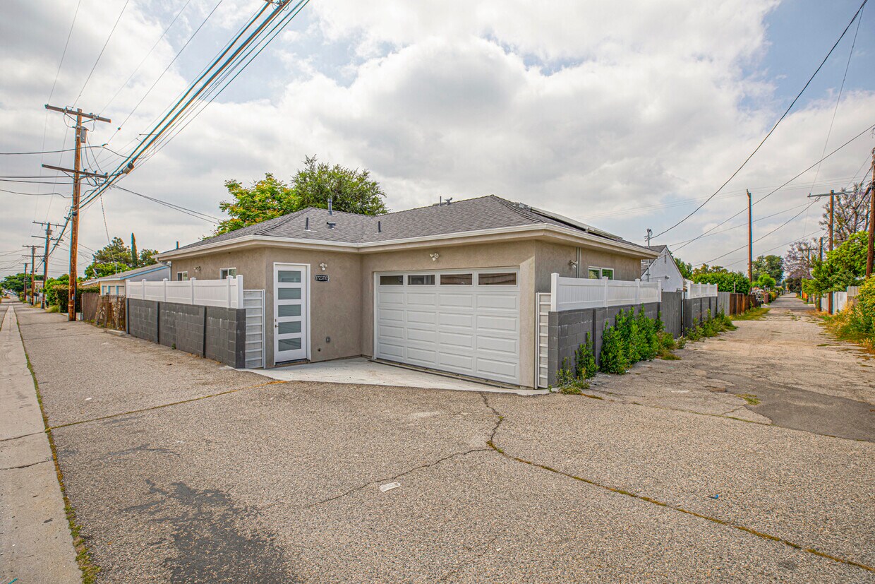 17237 Kingsbury St, Granada Hills, CA 91344 House for Rent in Granada