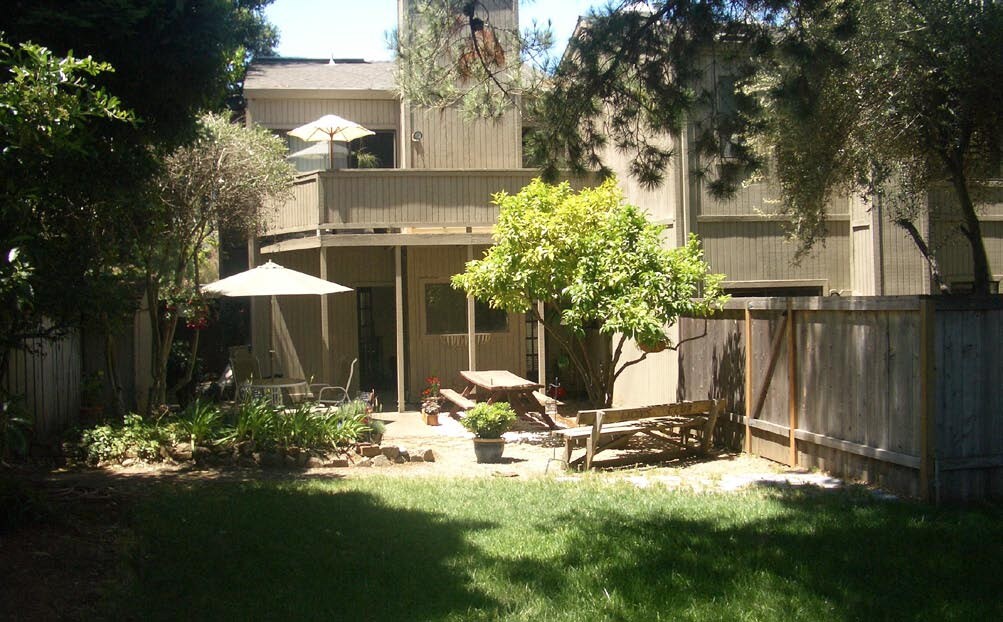 Building Photo - 10384 Alpine Dr