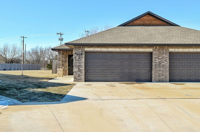 Building Photo - 1762 Eighty-Niner Ter
