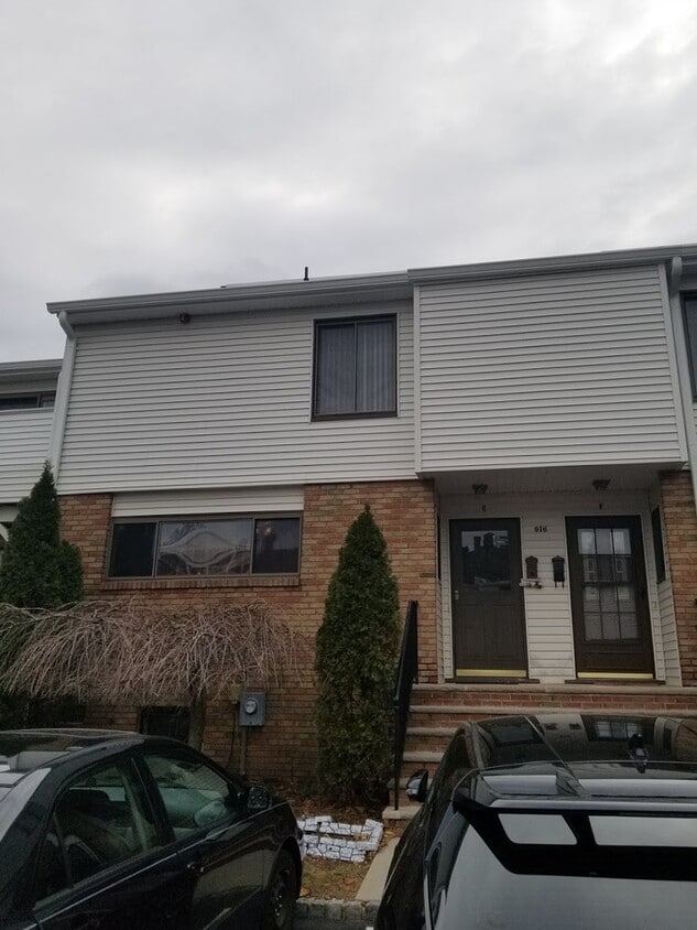 916 Merritt Dr, Hillsborough Township, NJ 08844 Townhome Rentals in