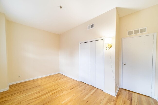 Building Photo - 227 Christopher Columbus Dr