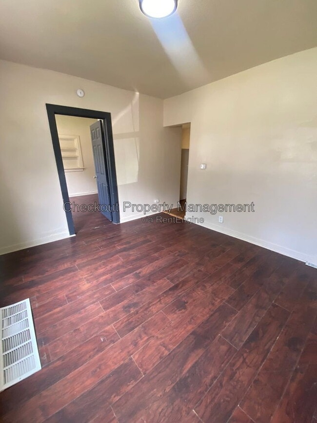 Building Photo - 3032 Tennyson Ave