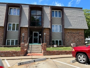 Building Photo - 515 N 13th St