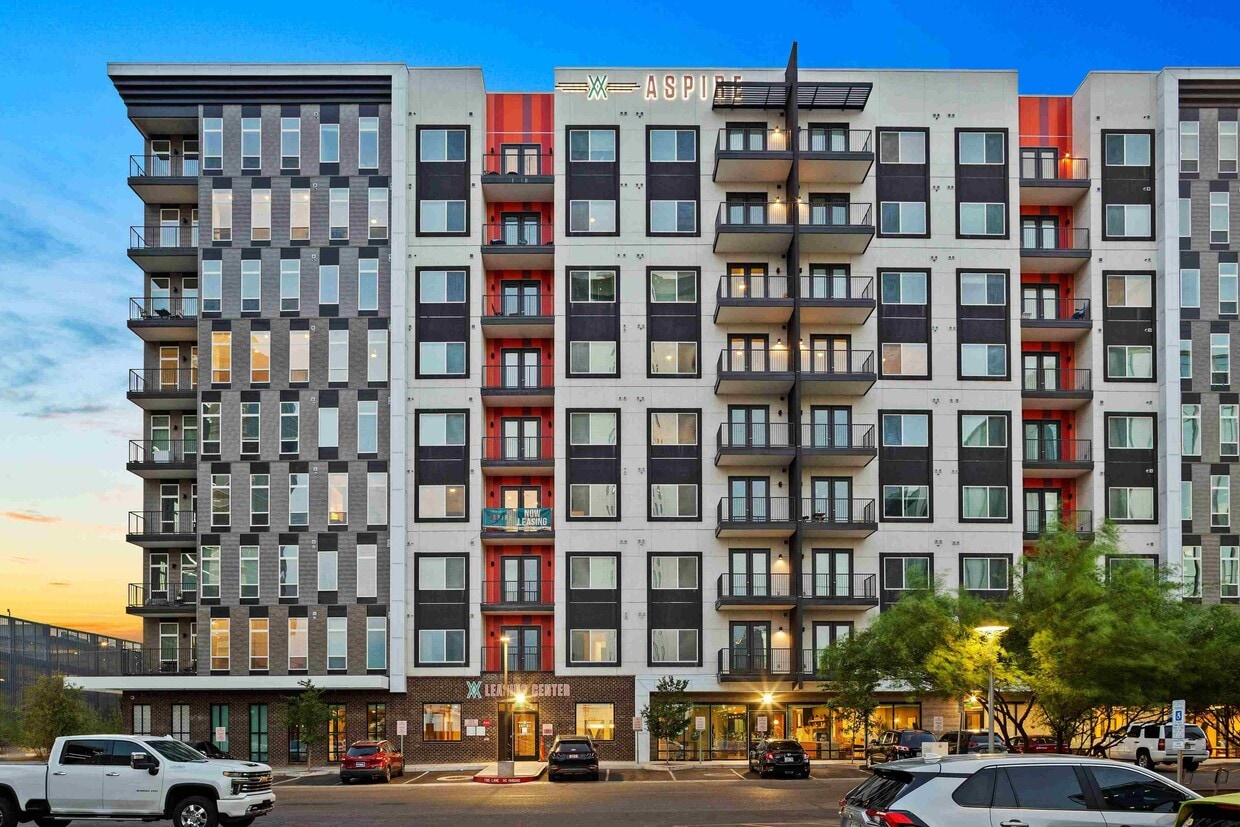 Aspire Park Central Apartments in Phoenix, AZ