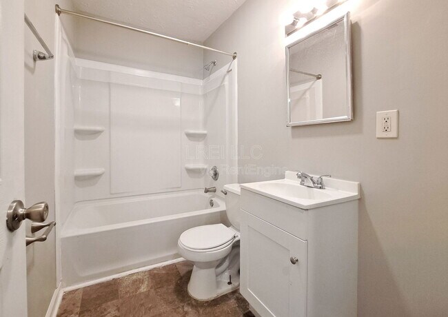 Foto del edificio - 342 Alger Ave