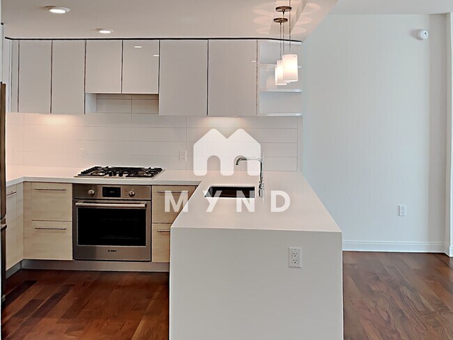 Building Photo - 555 Fulton St #230