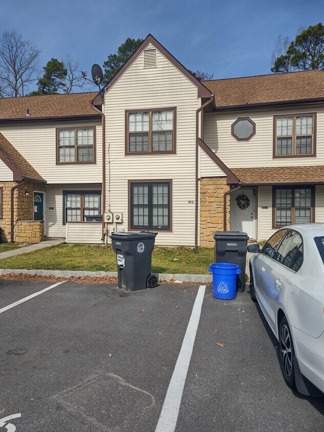 Foto principal - 2816 Hawthorn Ct