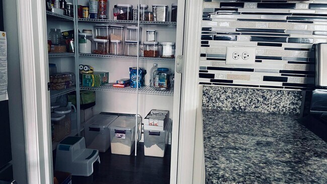 Foto del edificio - 2972 Henley Ln