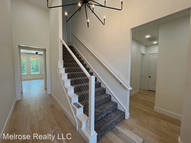 Building Photo - 4 br, 3.5 bath House - 14512 Chambord