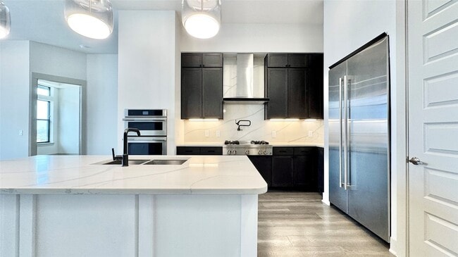 Building Photo - 3330 Oak Grove Ave