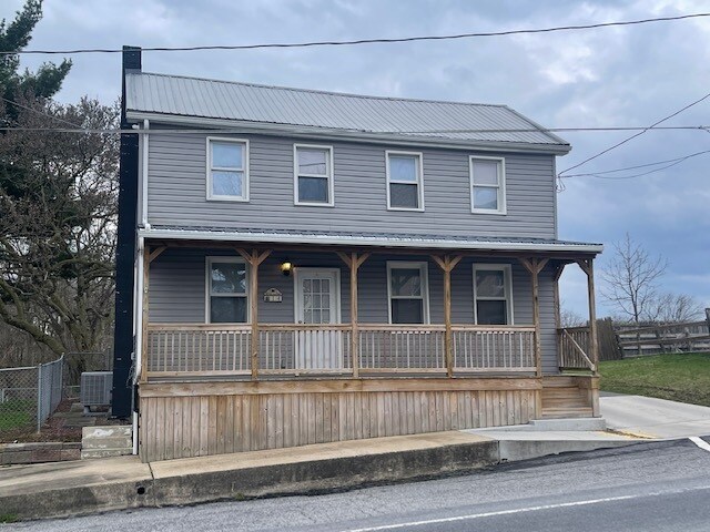 Primary Photo - 14 E Main St