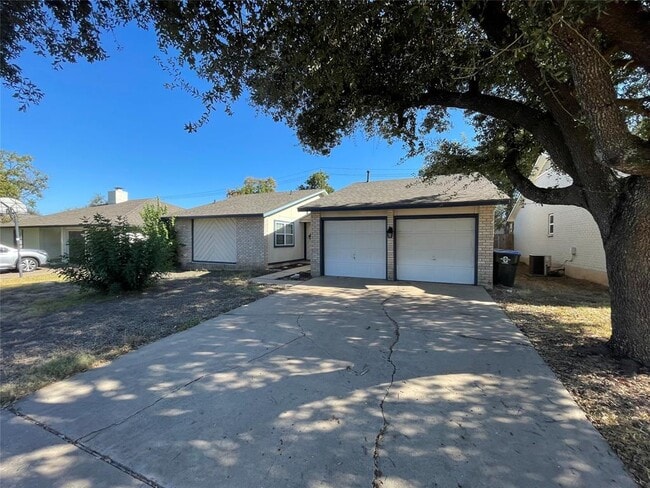 Building Photo - 12013 Swallow Dr