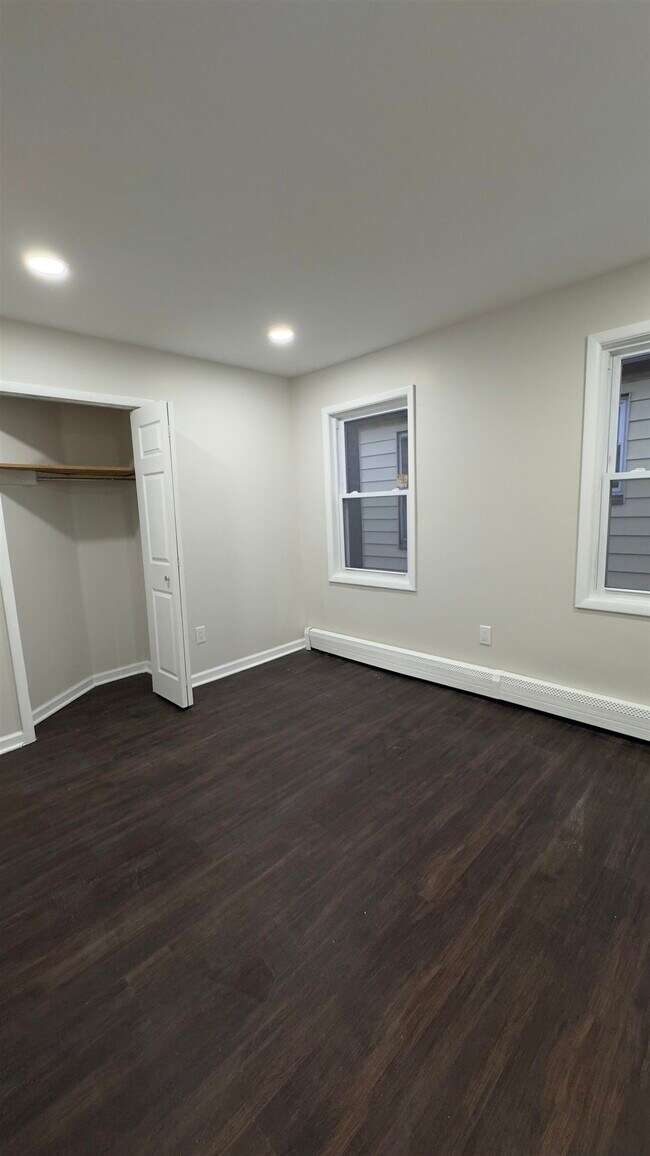 Building Photo - 123 Avenue C