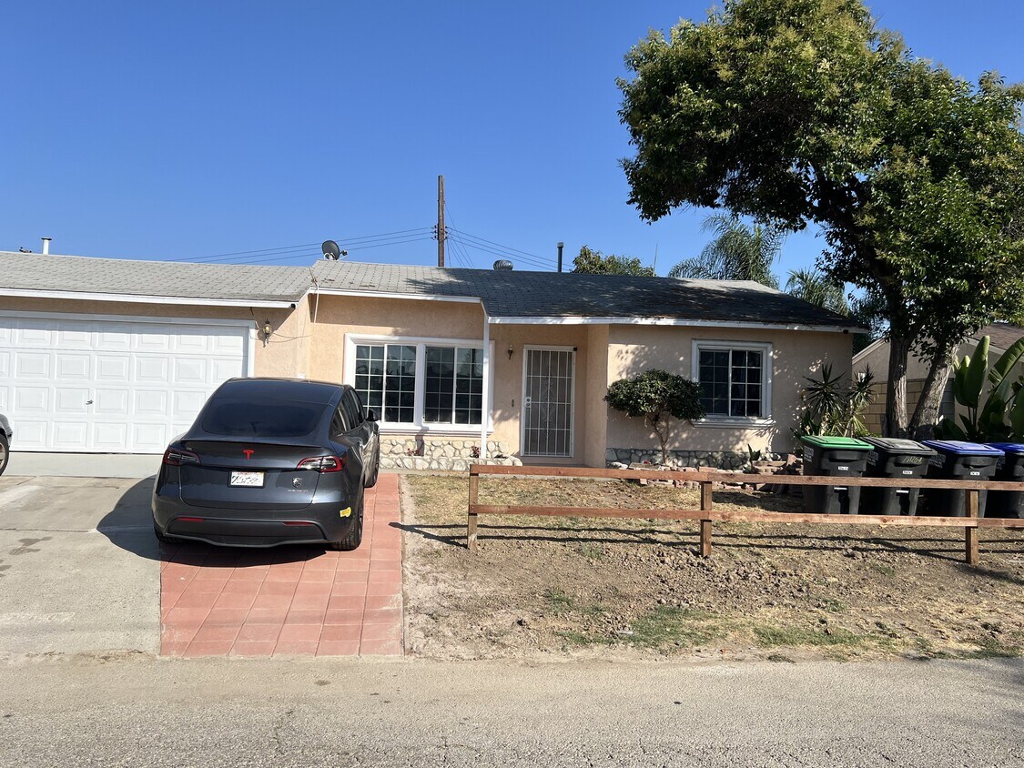 Foto principal - 10120 Ruoff Ave