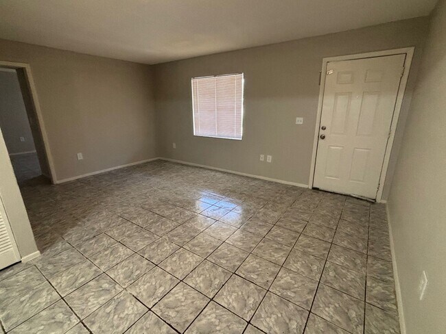 Foto del edificio - 921 33rd Ave W