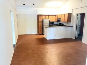 Building Photo - 721 Lyons Rd