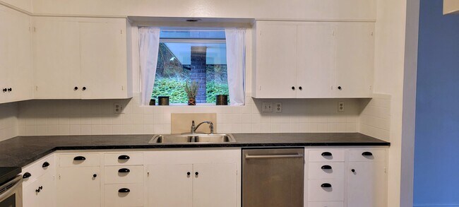 Foto del edificio - 48744 McFarland Rd