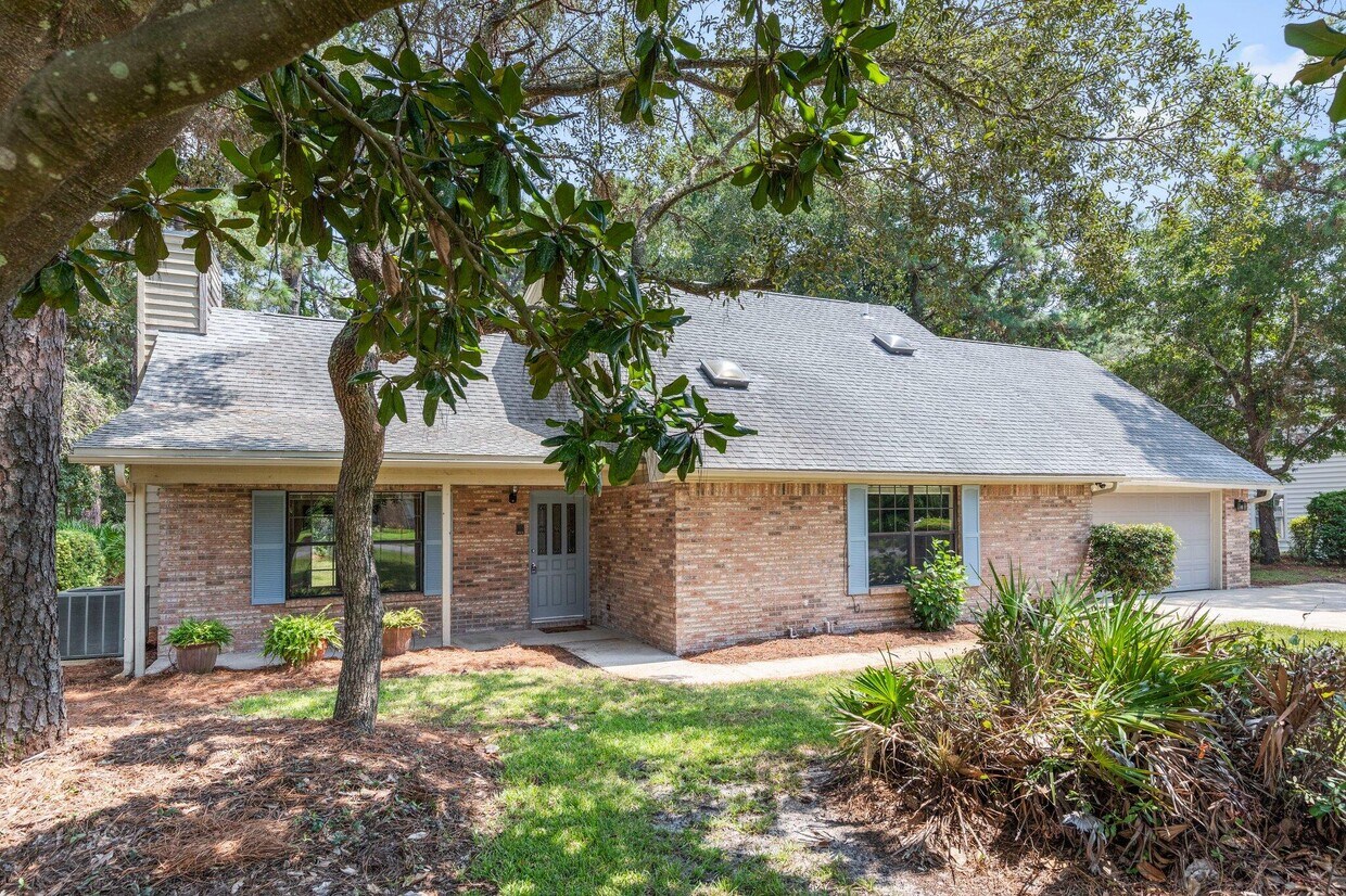 Primary Photo - 829 Turnberry Cove S