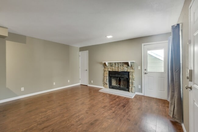 Building Photo - 980 S Dawson Way