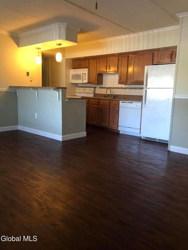 Foto del edificio - 82 Crescent St