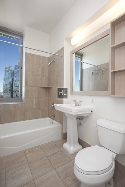 Foto del edificio - 561 10th Ave
