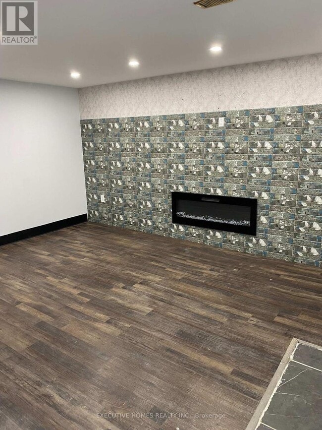 Building Photo - 1590 HUME Way