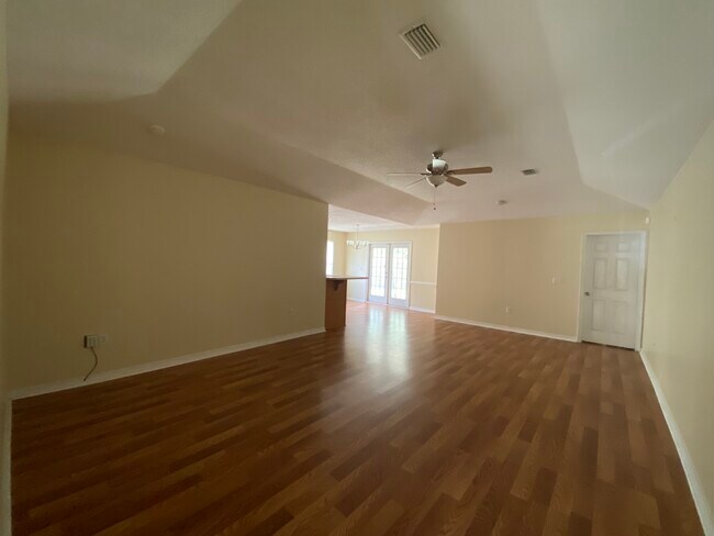Foto del edificio - 7532 Avery Ln
