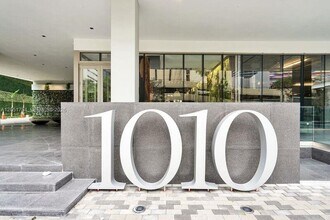 Building Photo - 1010 Brickell Ave