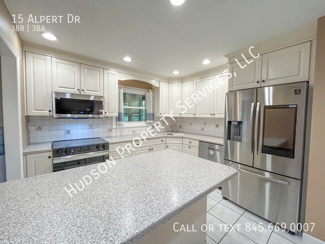 Building Photo - 15 Alpert Dr